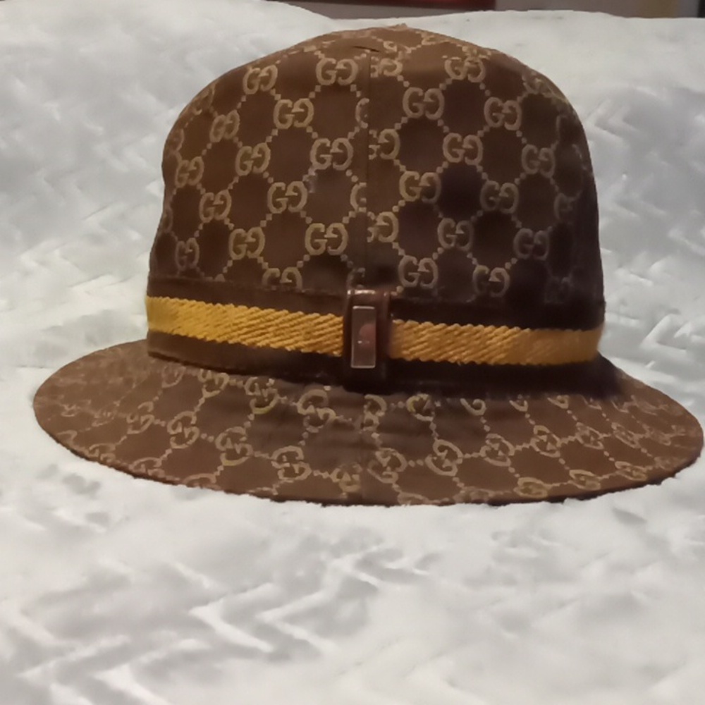 Gucci bucket hat